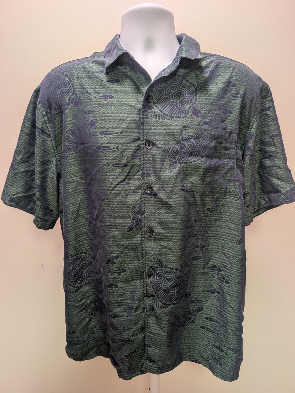 Men's Green Patterned Short-Sleeve Button-Up Shirt